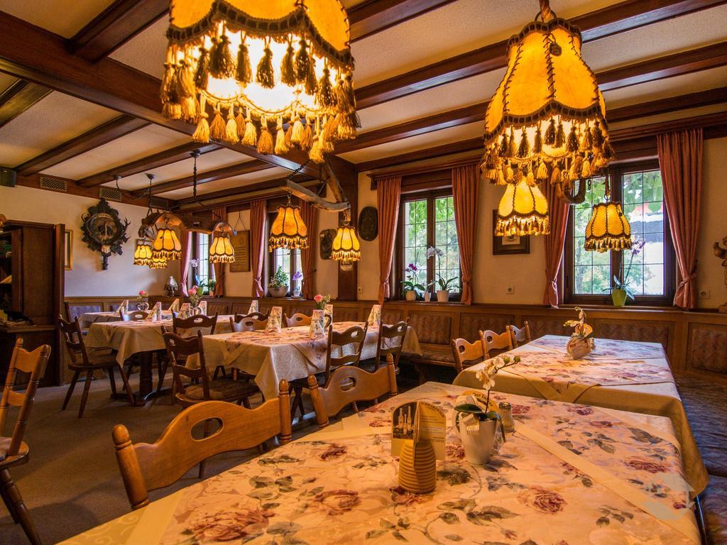 Hotel Restaurant Alte Linde Bad Wildbad Exterior photo